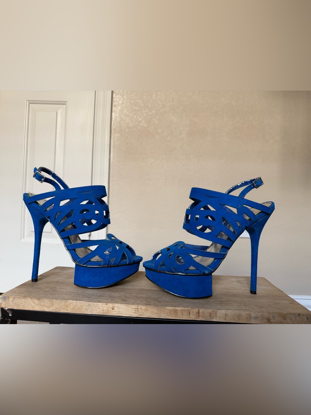 bebe Blue Strappy Platform Heels US 6 y2k vintage
